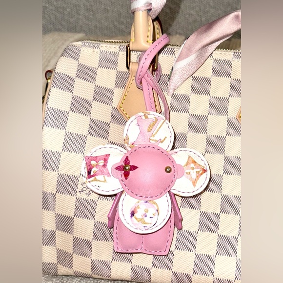 💖 Aquarelle Puffy Pink Watercolor Vivienne bag charm Keychain Accessory - Picture 3 of 16